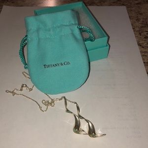 🎅🏻Tiffany & Co Silver Double Orchid Necklace.